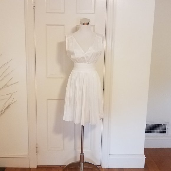 NWT Rebecca Taylor Smocked Pleated White 100 % cotton Dress sz XS $345 PIN Hole